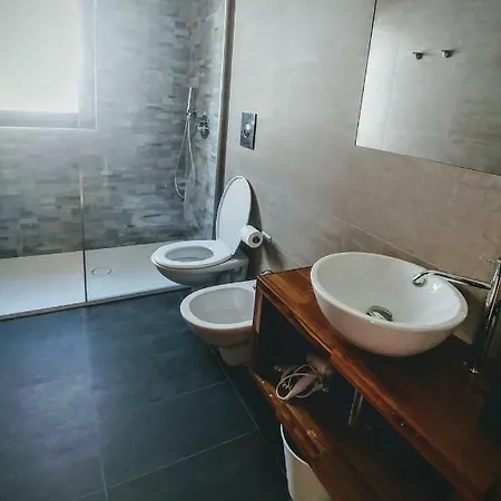 De Nittis' 3* بيسْكيتْشّي